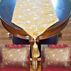 3 pc Set - 2 Throw Pillow Covers with matching Table Runner
